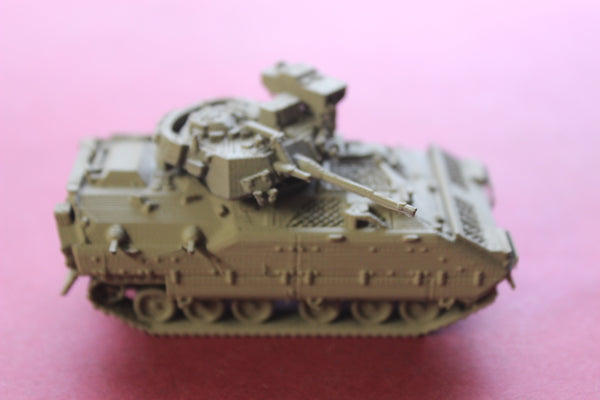 1-87TH SCALE 3D PRINTED UKRAINE INVASION UKRAINE ARMY M2 BRADLEY INFANTRY FIGHTING VEHICLE WITH TOW RAISED